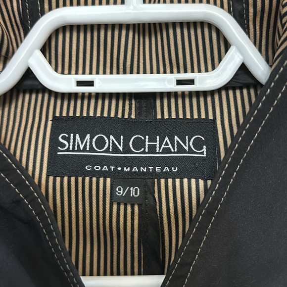 Women’s Rain Jacket - Picture 7 of 9